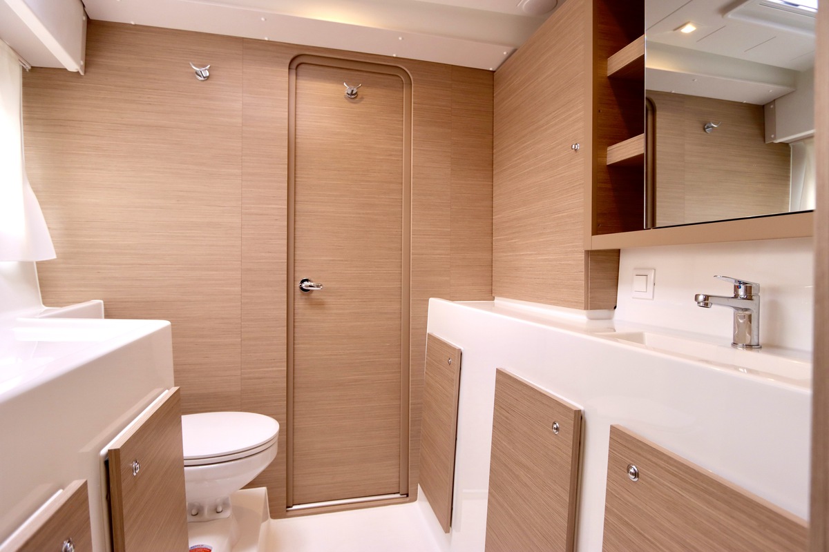 foto: 23 Lagoon 42 Full specs