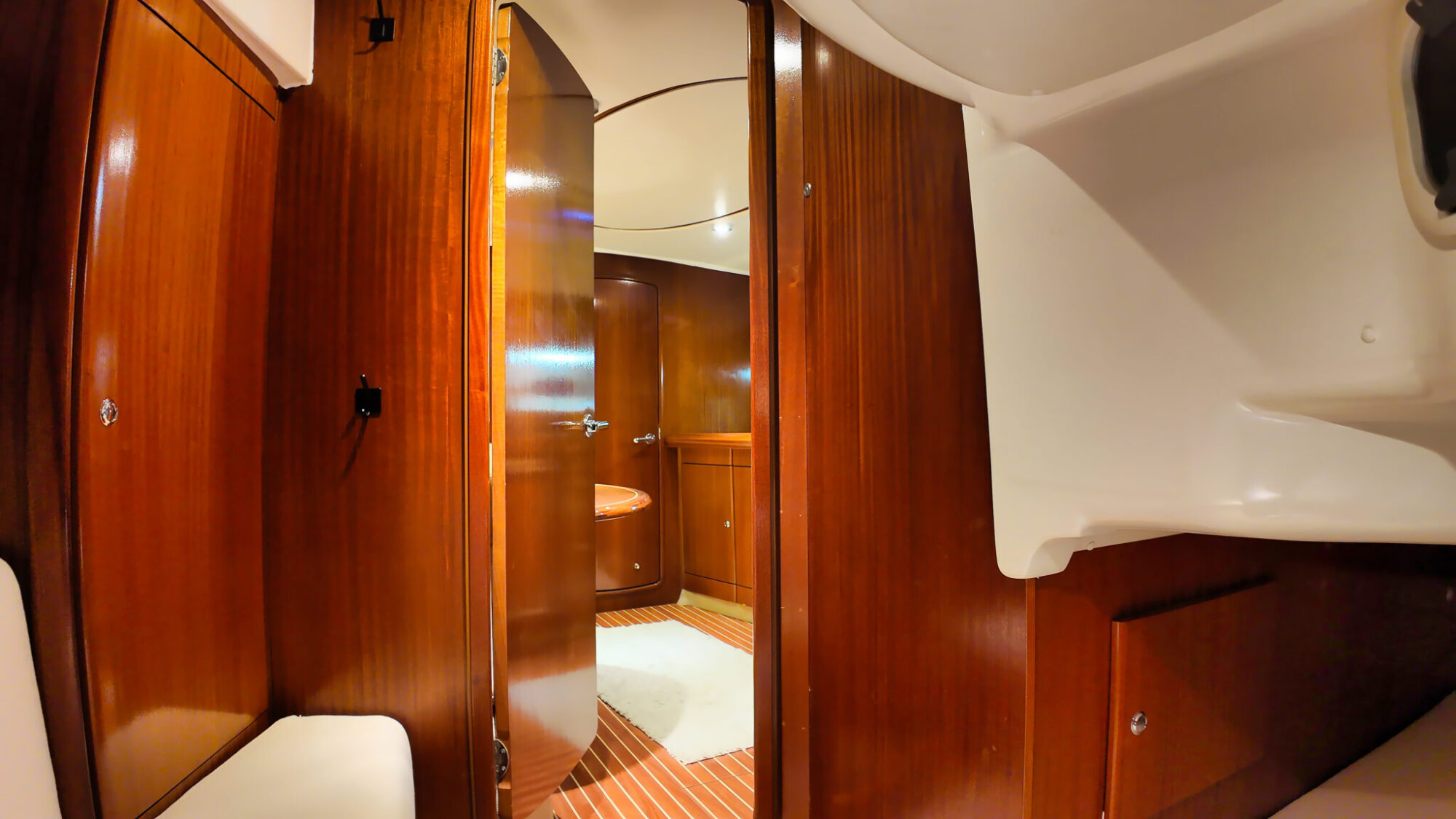 foto: 65 Bavaria Bavaria 37 HT Hardtop
