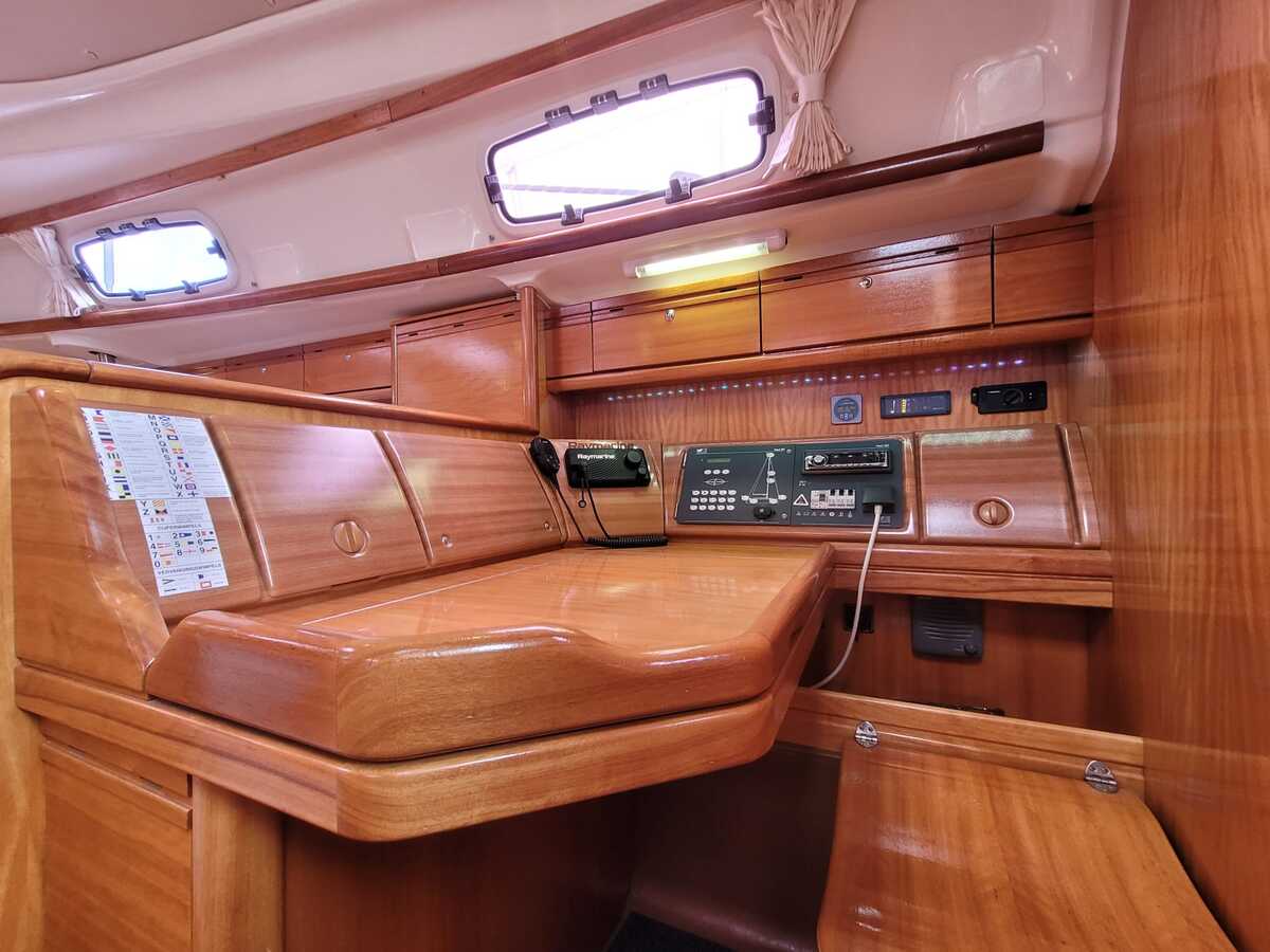 foto: 25 Bavaria 42-3 Custom Line