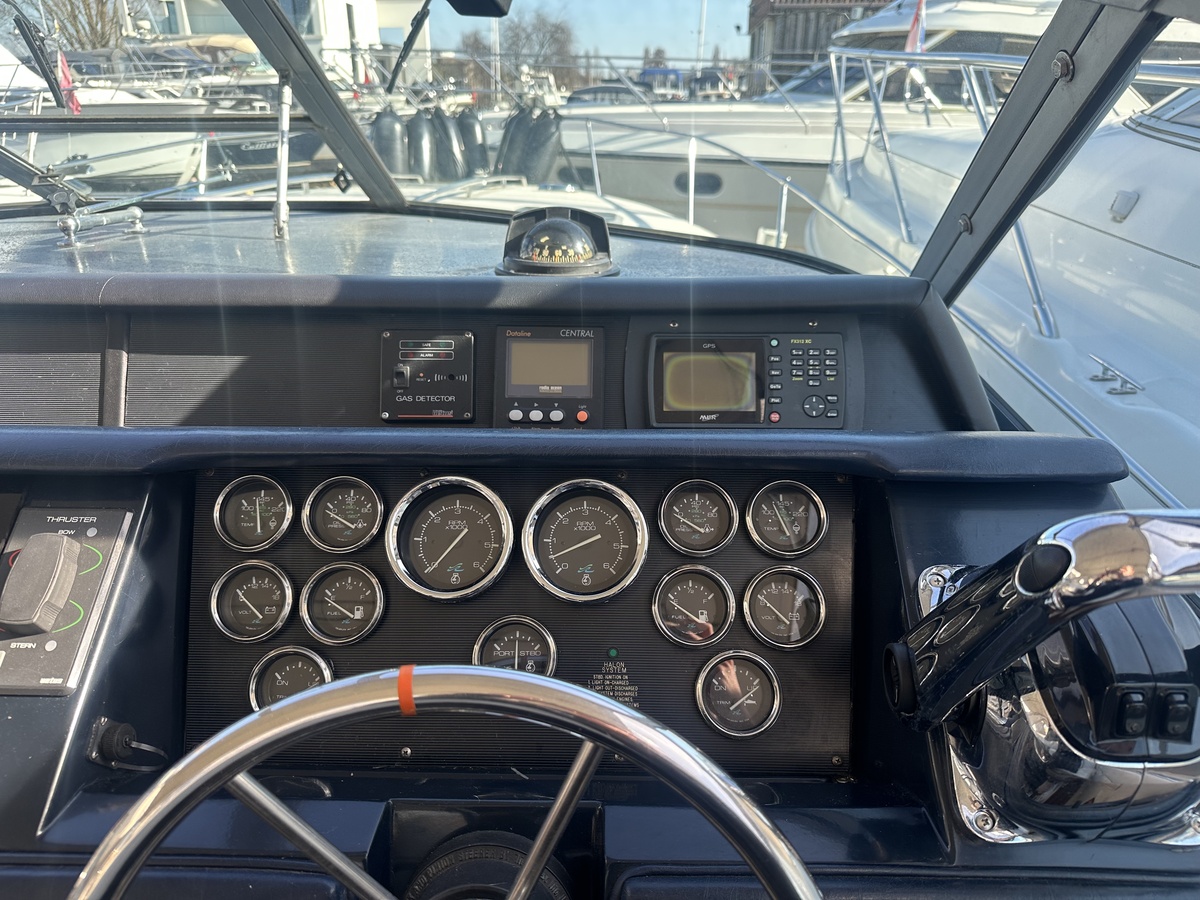 foto: 32 Sea Ray 310 Sundancer 