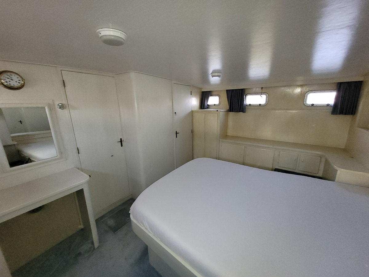 foto: 30 Linssen  42 SL 