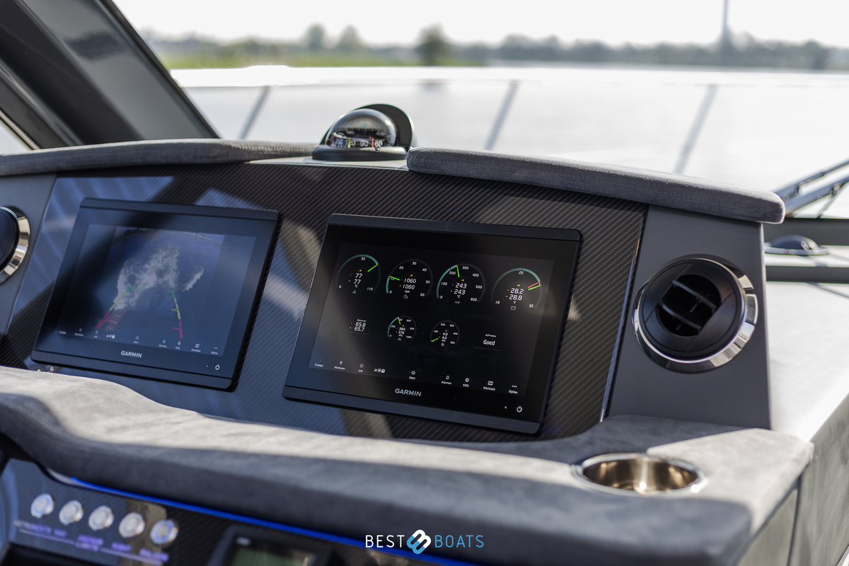 foto: 42 Riviera 4600 SPORT YACHT-PLATINUM EDITION