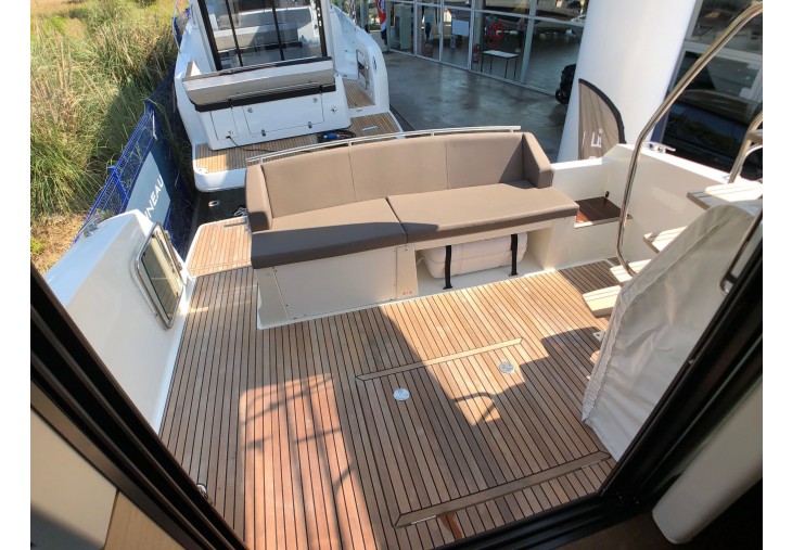 foto: 24 Prestige 420