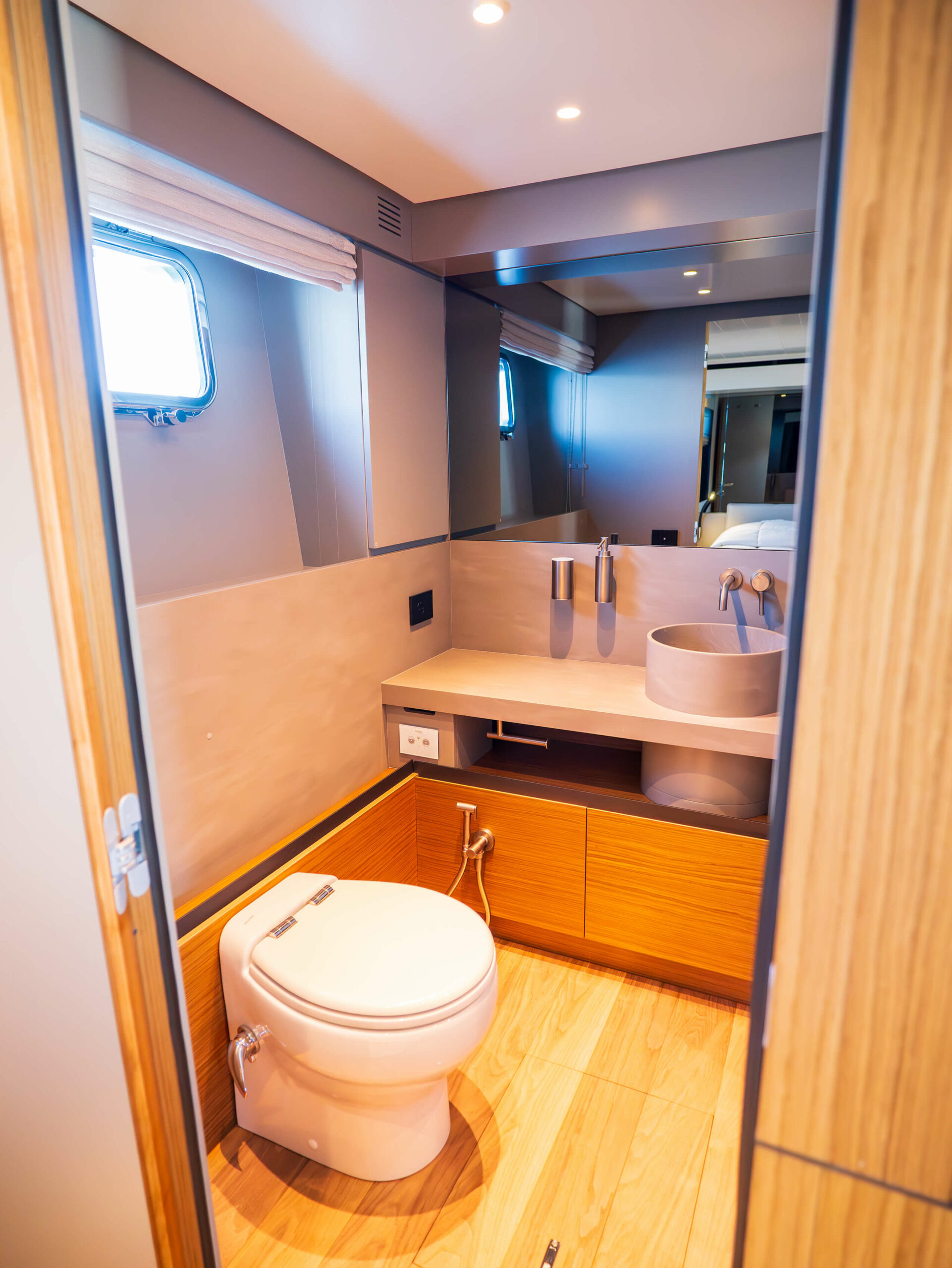 foto: 27 Bluegame BGX60