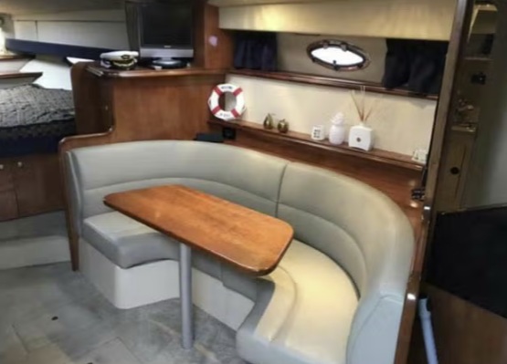 foto: 6 Cruisers Yachts  320 Express