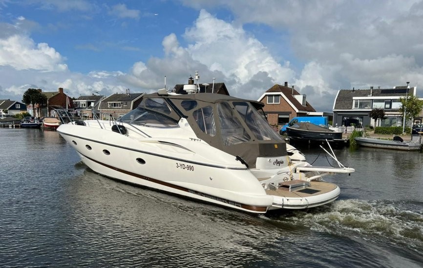 hoofdfoto: 1 Sunseeker Camargue 44