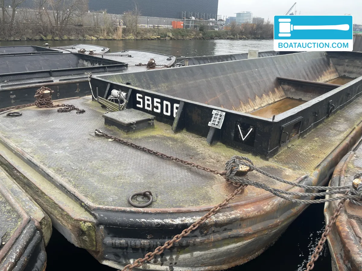 foto: 15 Vrachtduwbak SB508