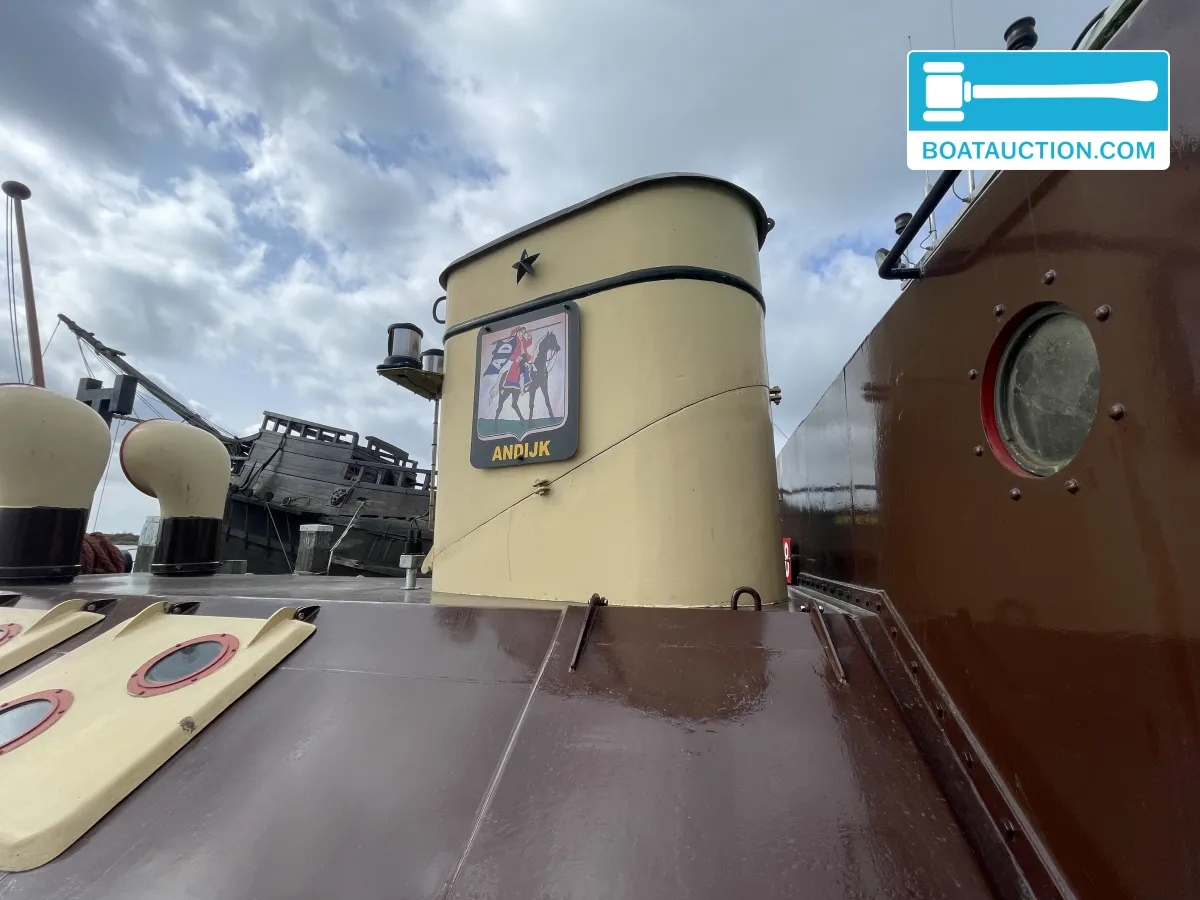 foto: 50 Sleepboot 2200