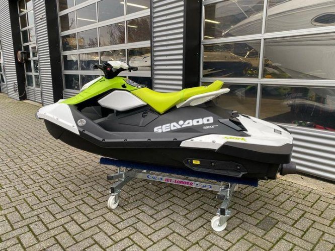 foto: 4 Sea-Doo Spark 2-up 115PK