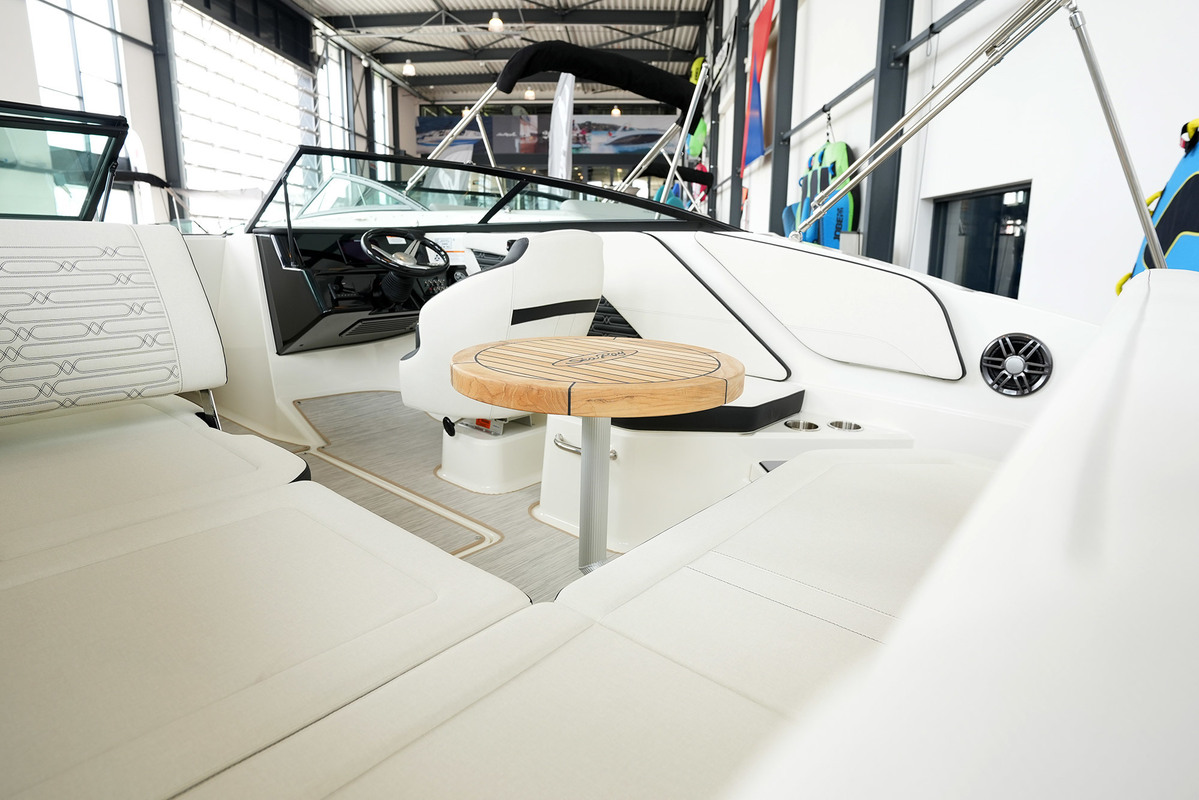 foto: 38 Sea Ray SPX 210 