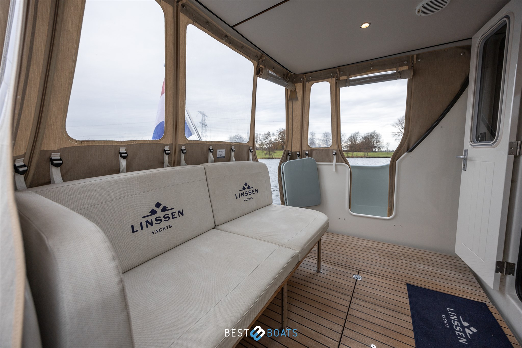 foto: 27 Linssen 30 SL Sedan