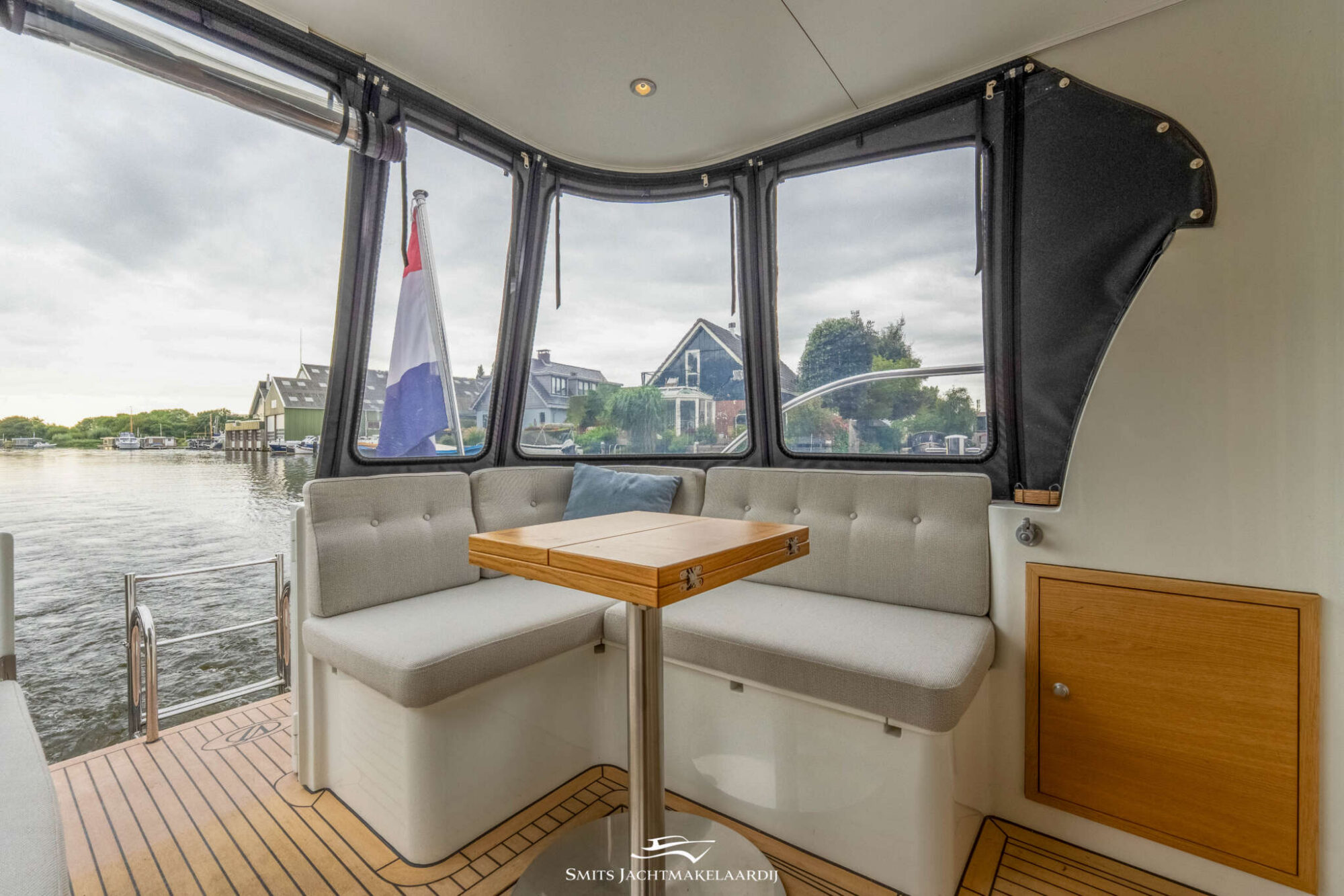 foto: 24 Vedette Vedette 33 Salon Comfort Line
