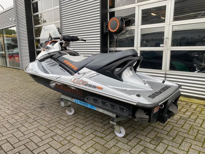 foto: 6 Sea-Doo RXT 255 RS