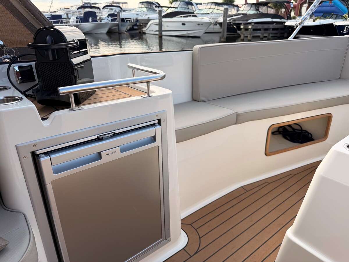 foto: 5 Interboat Intender 820