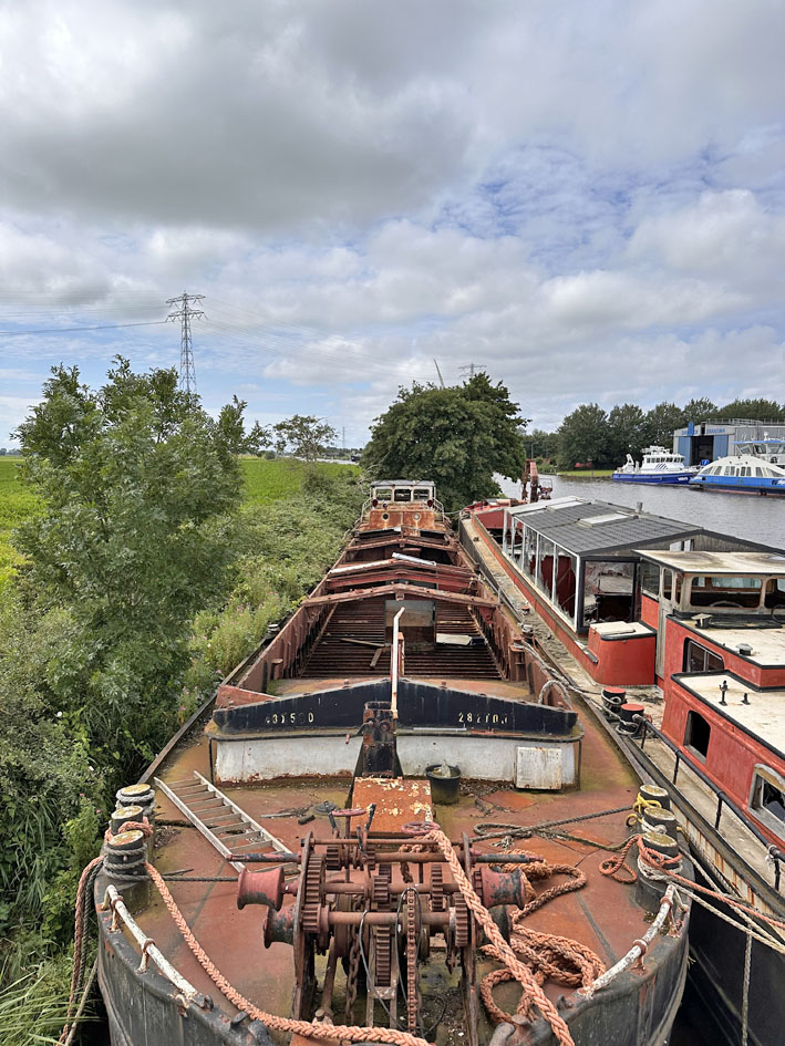 foto: 12 Luxe Motor Elizabeth III 42.46 casco