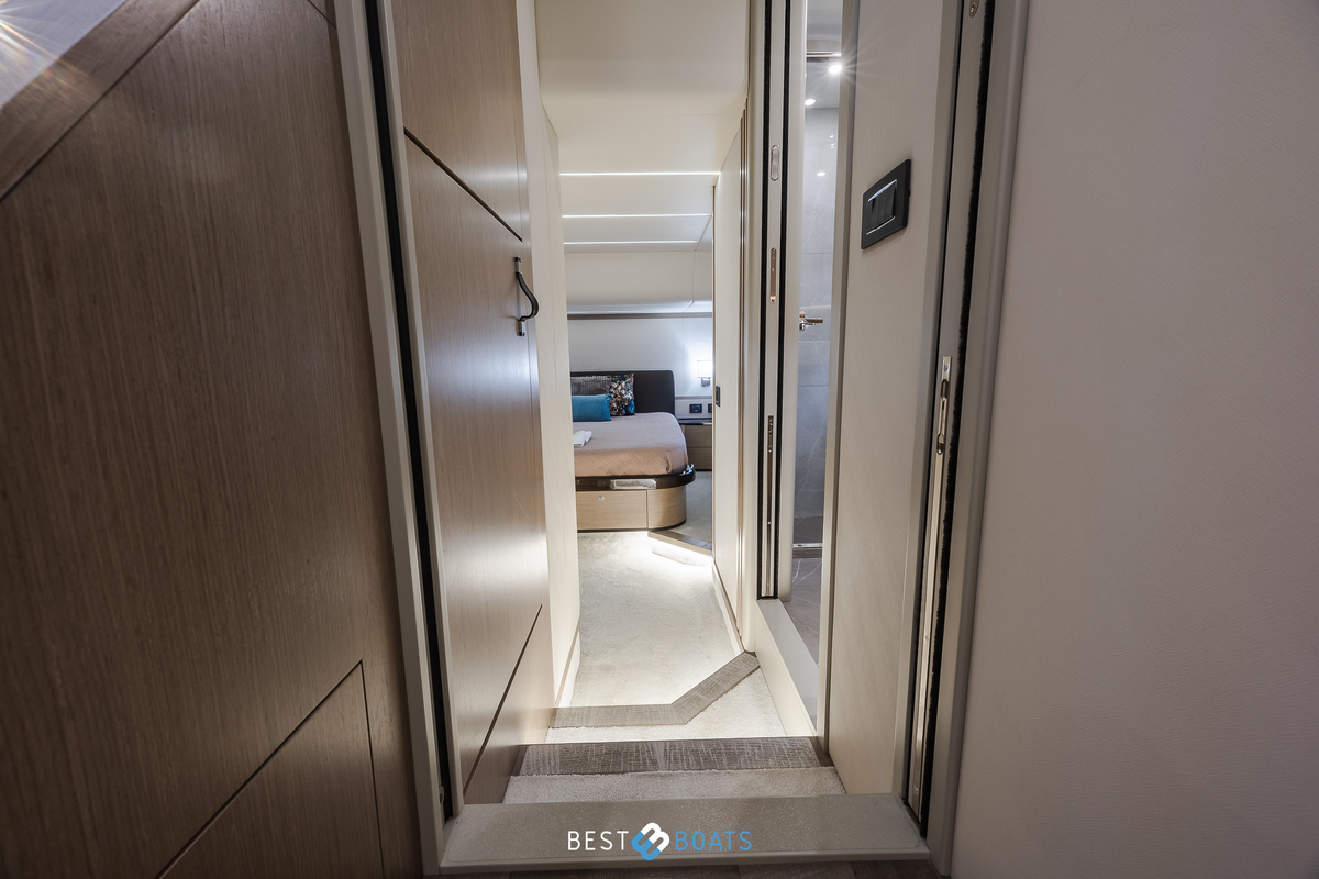 foto: 60 Absolute  Navetta 52