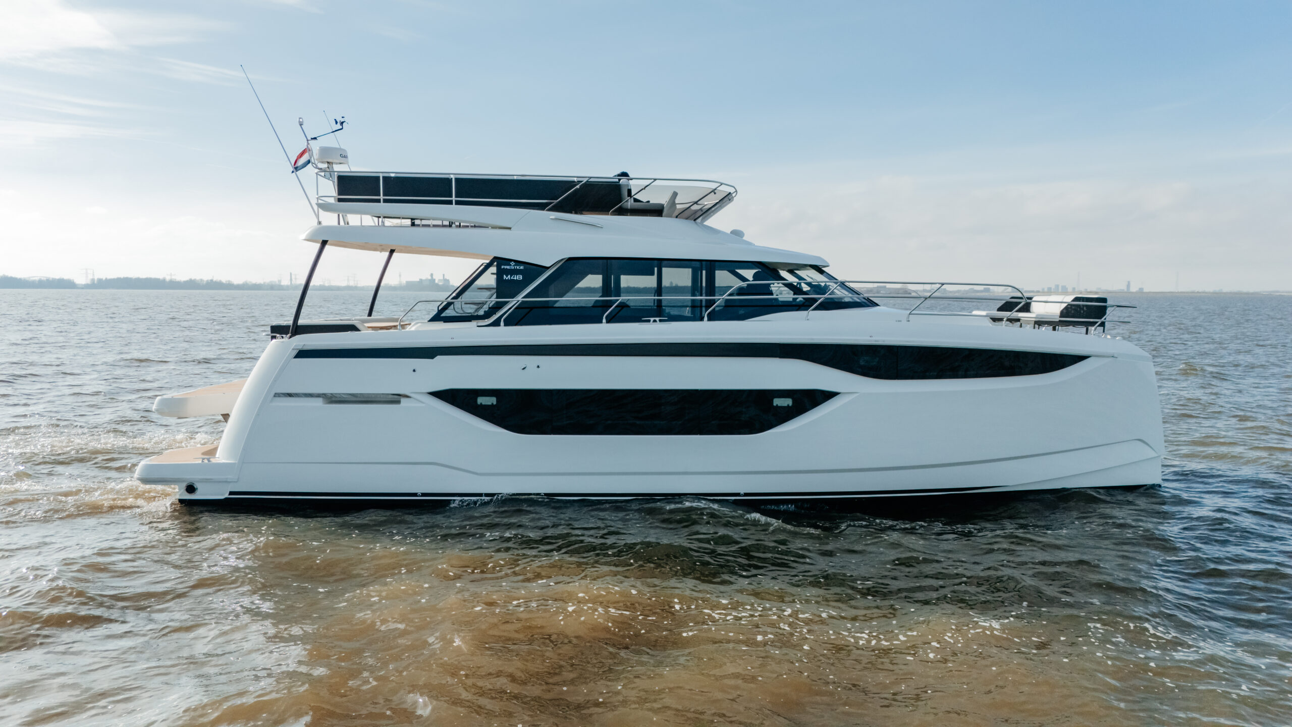 foto: 16 Prestige M48