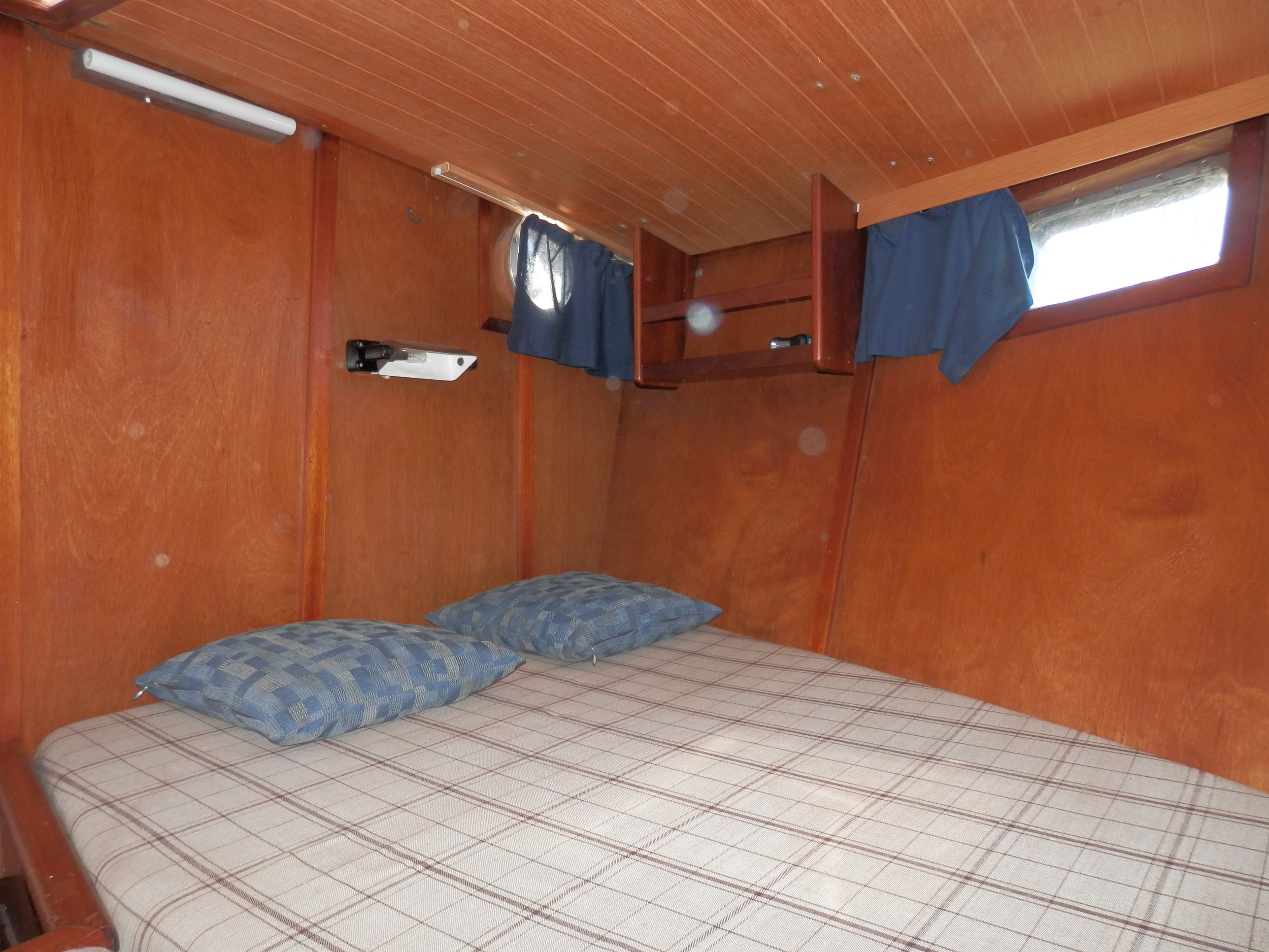 foto: 77 MOTORSAILER Kallipygos 10.00