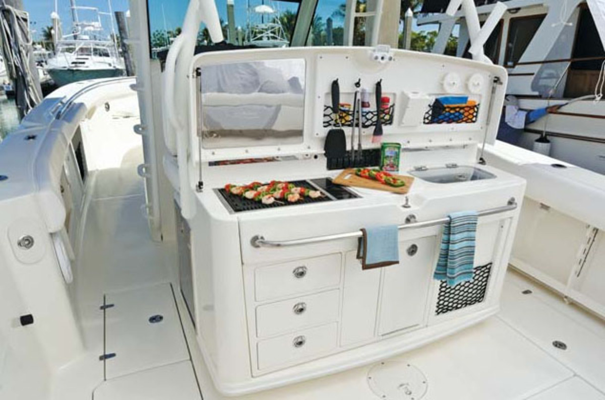 foto: 19 Boston Whaler 380 Outrage