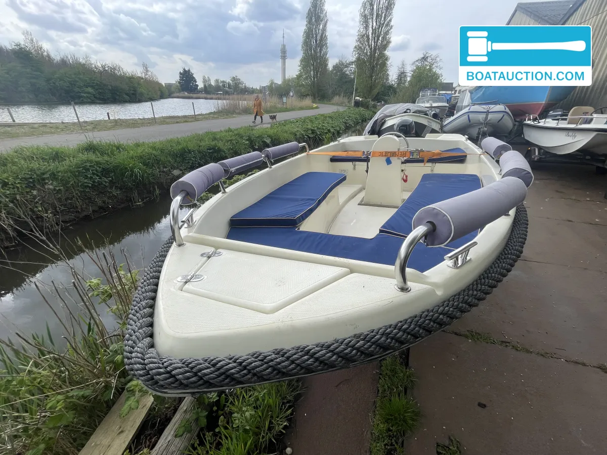 foto: 12 Sloep 420