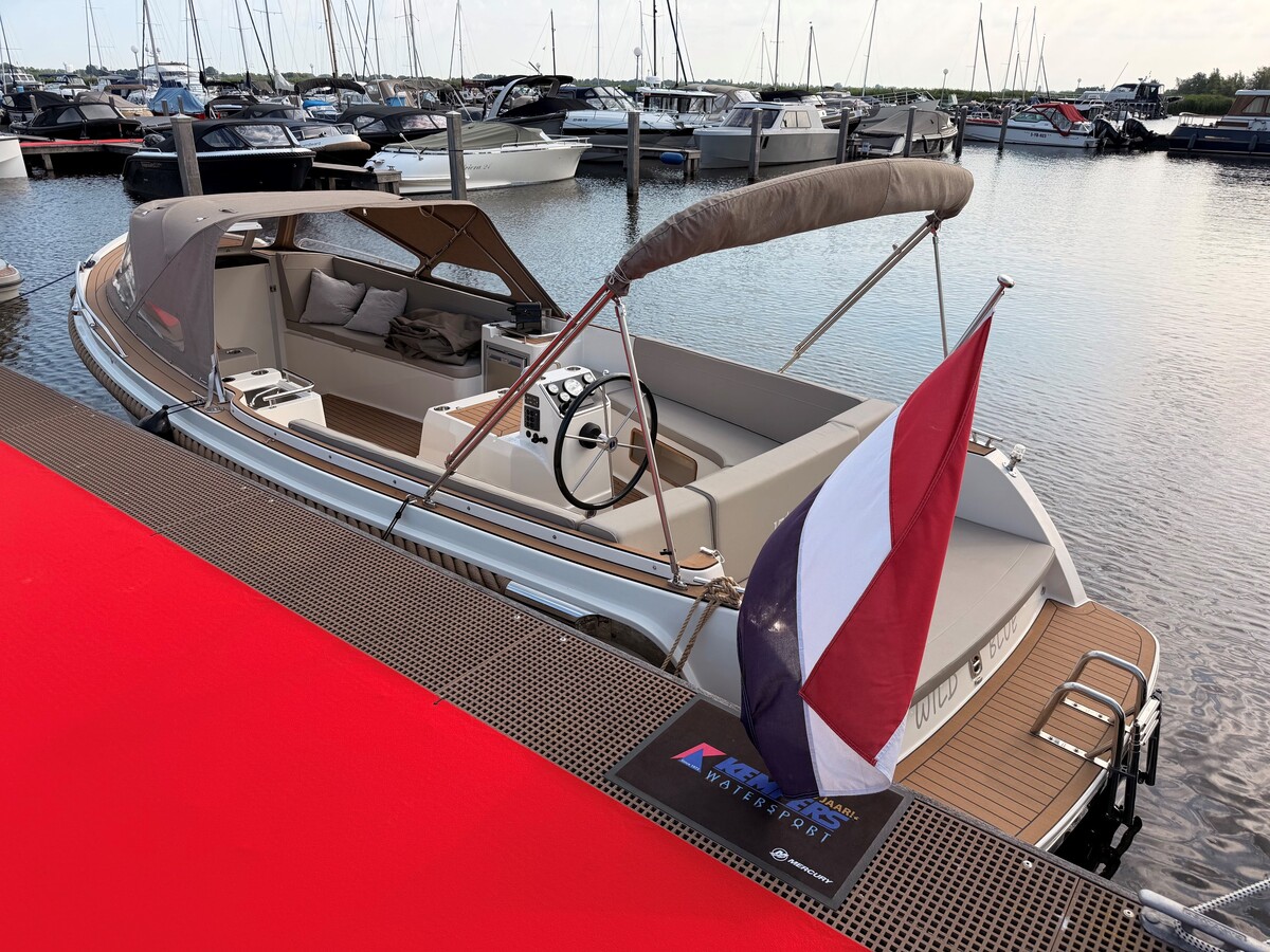foto: 6 Interboat Intender 820