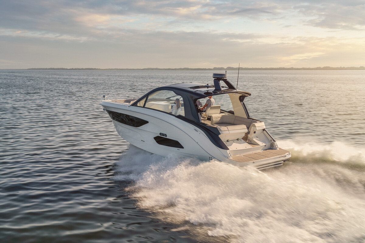 foto: 70 Sea Ray Sundancer 370