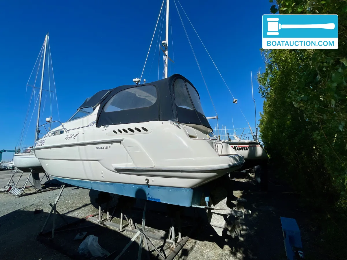 foto: 49 Sealine 310 Sportbridge