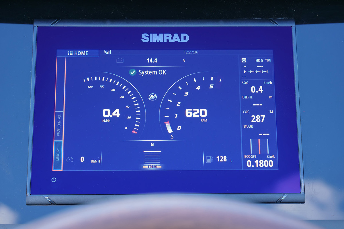 foto: 47 Sea Ray SPX 230