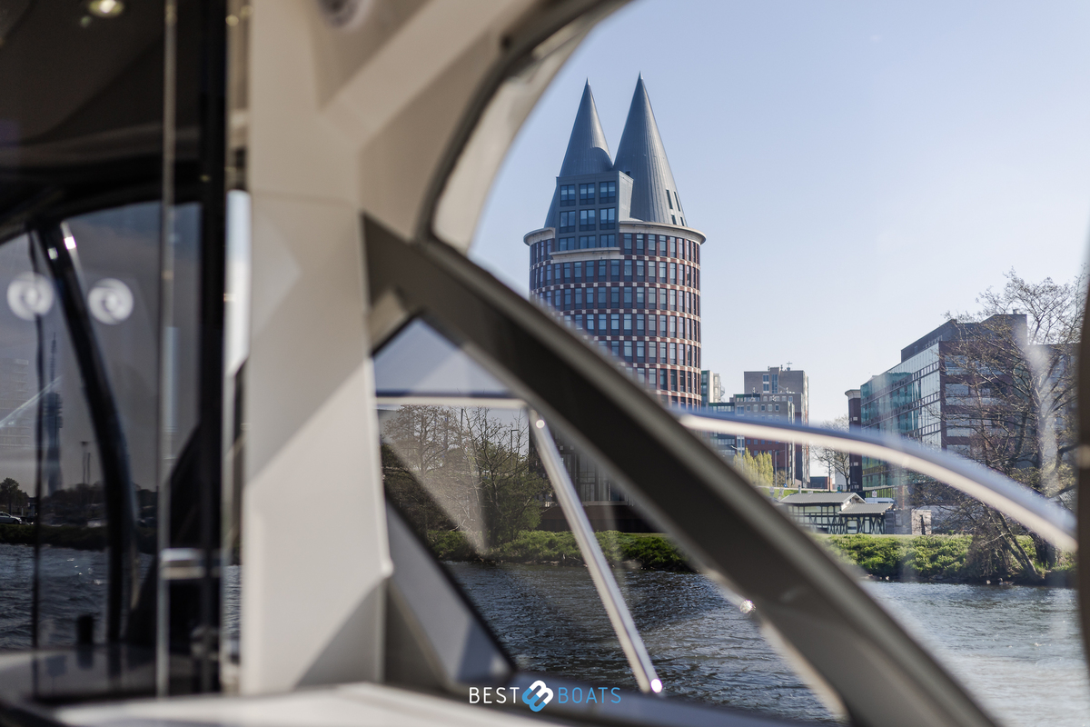 foto: 43 Riviera 4600 SPORT YACHT-PLATINUM EDITION