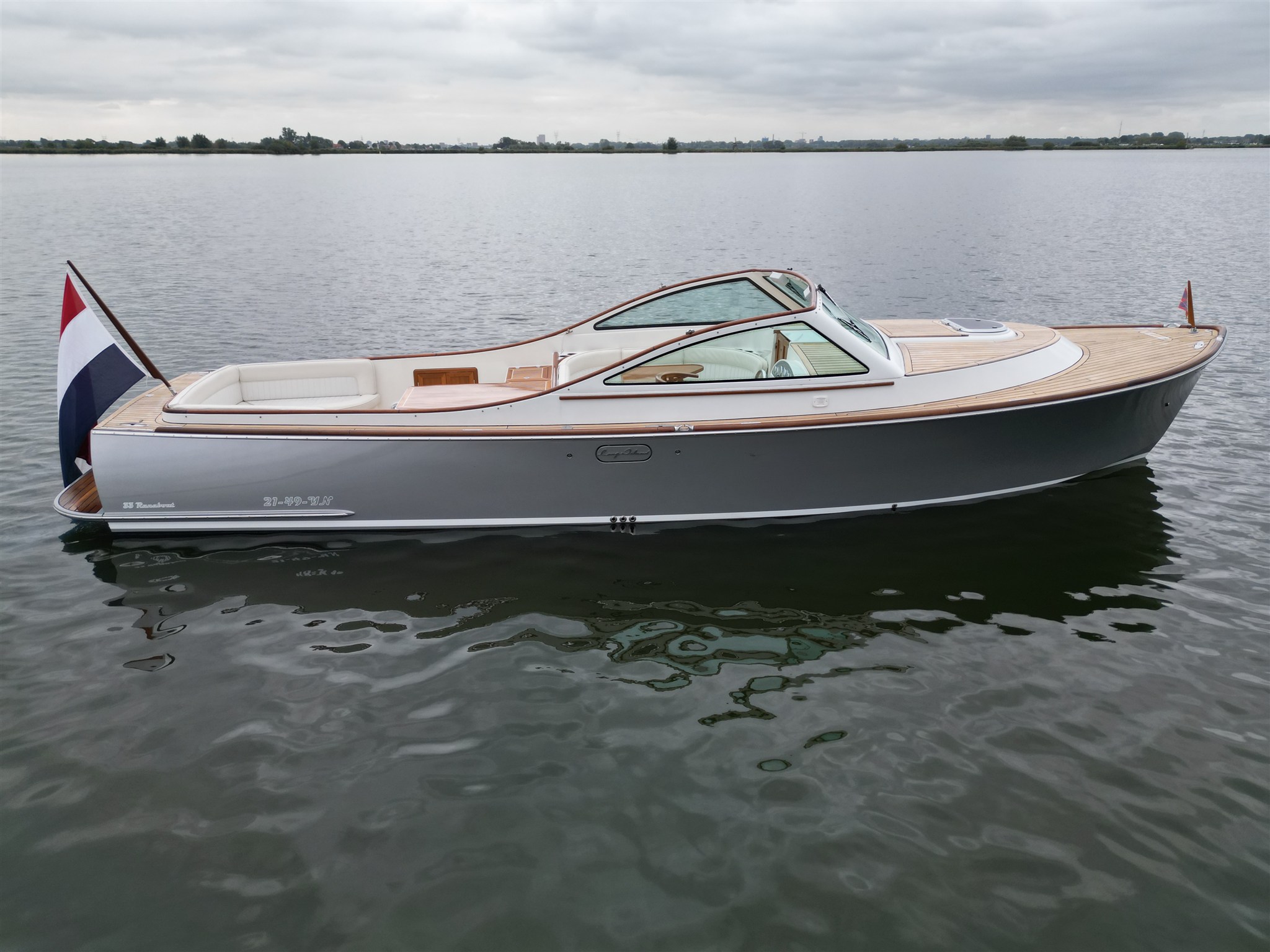 foto: 25 Long Island 33 Runabout