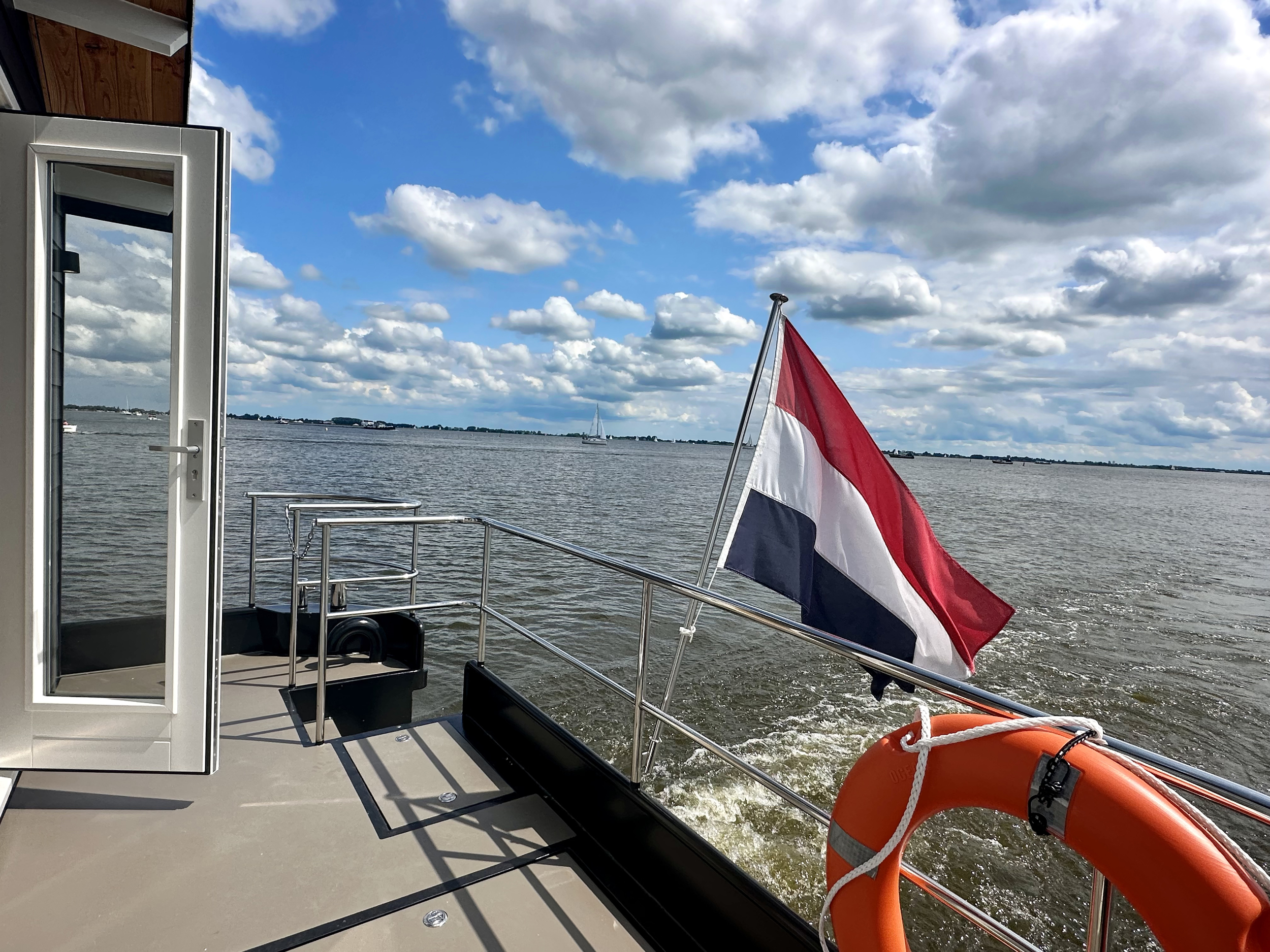 foto: 49 HOMESHIP VaarChalet In Amsterdam 1250D Luxe Houseboat