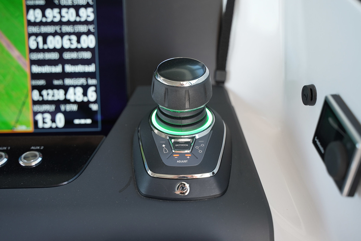 foto: 71 Axopar  37 XC Cross Cabin Mediterrana Edition