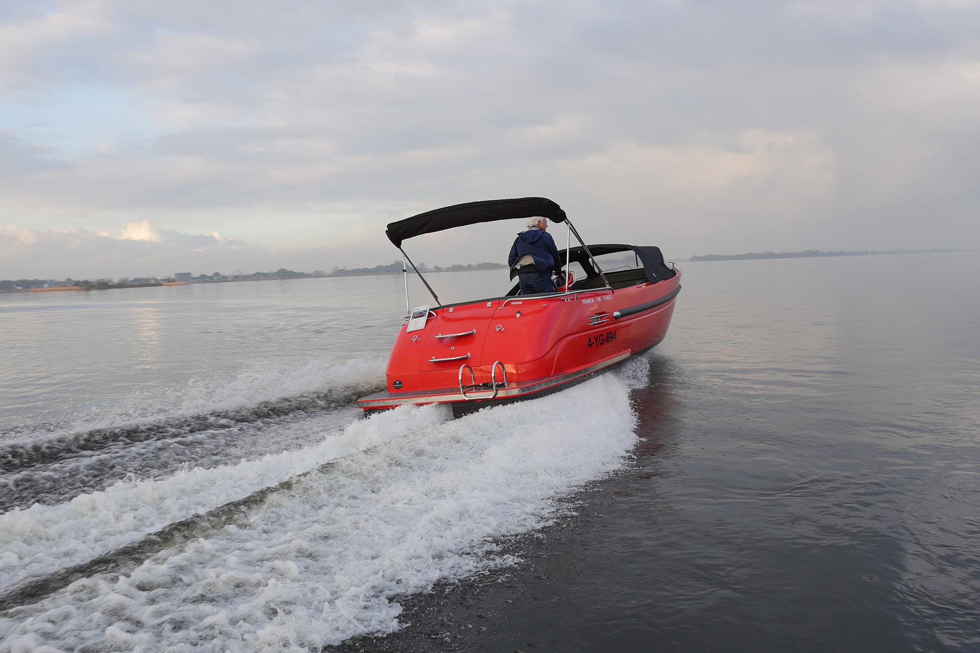 foto: 27 Primeur 710 Tender