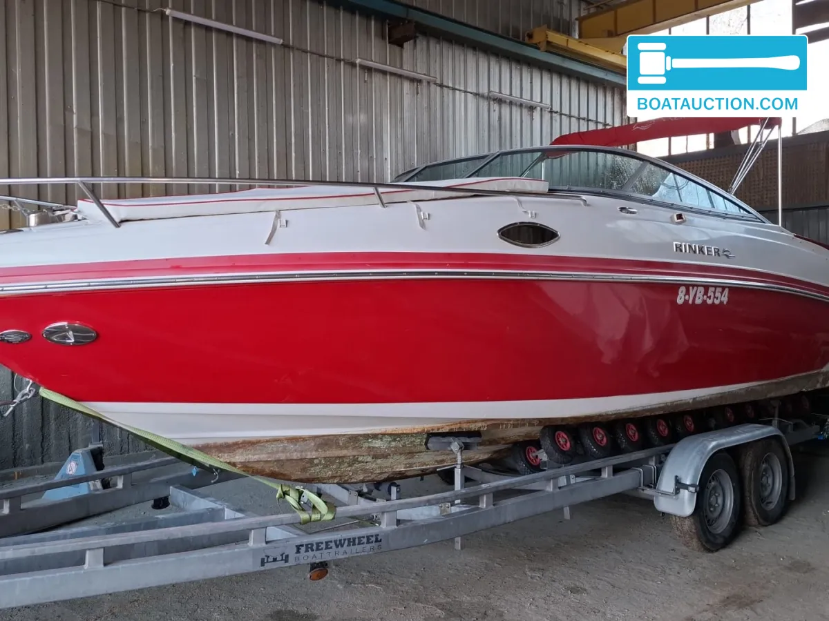 foto: 9 Rinker 246 Captiva Cuddy
