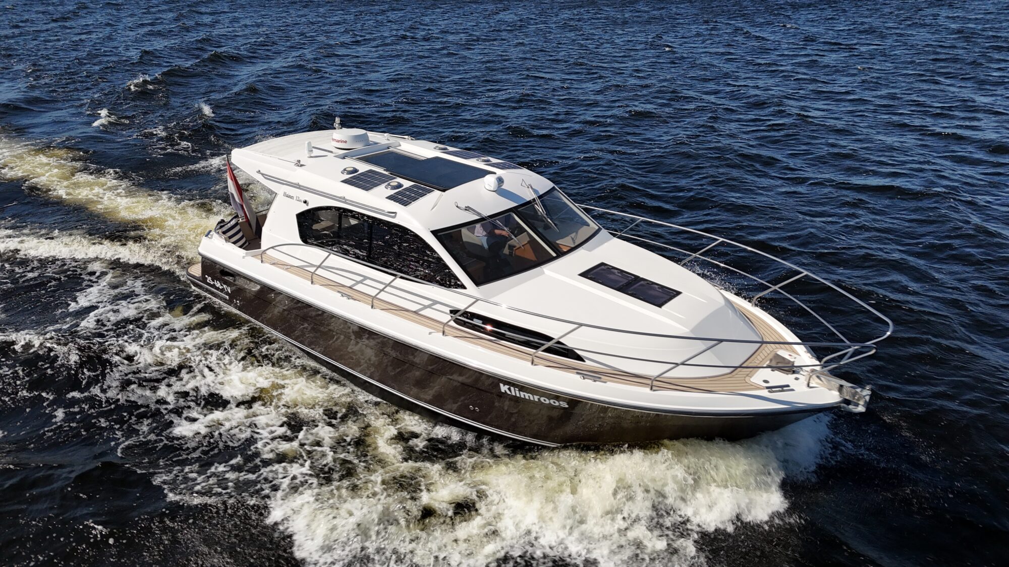 foto: 30 Haines Haines 32 Offshore