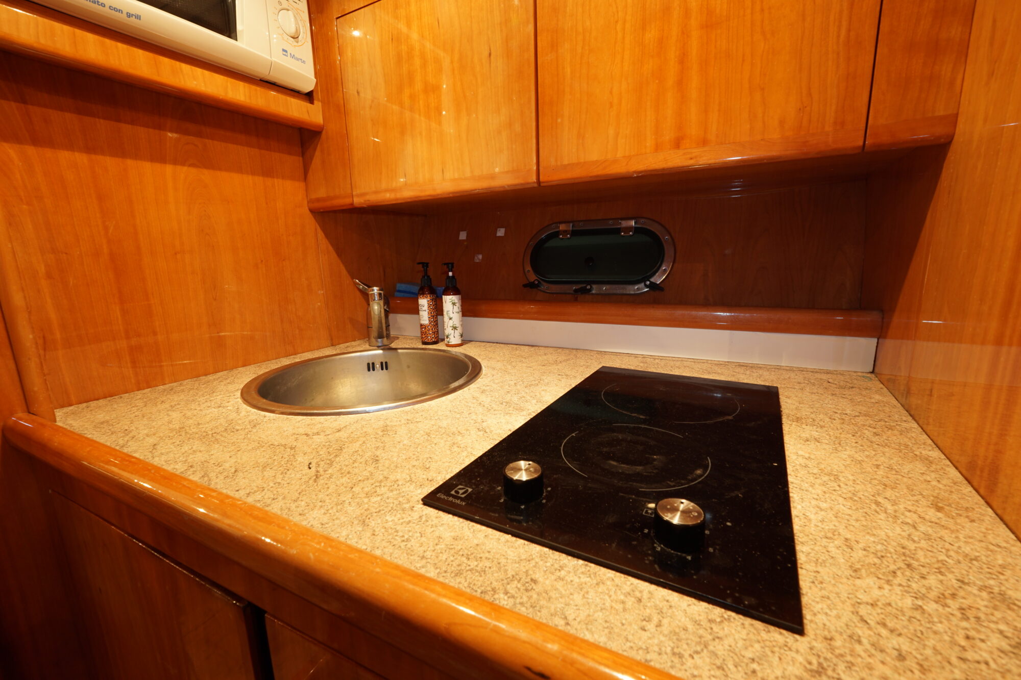 foto: 77 Airon Airon Marine 425 HT