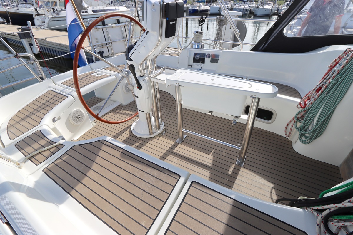 foto: 102 Beneteau Oceanis 423 Clipper 
