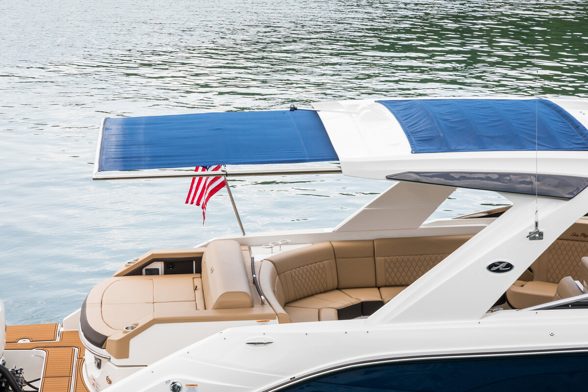 foto: 17 Sea Ray SLX 310 Outboard