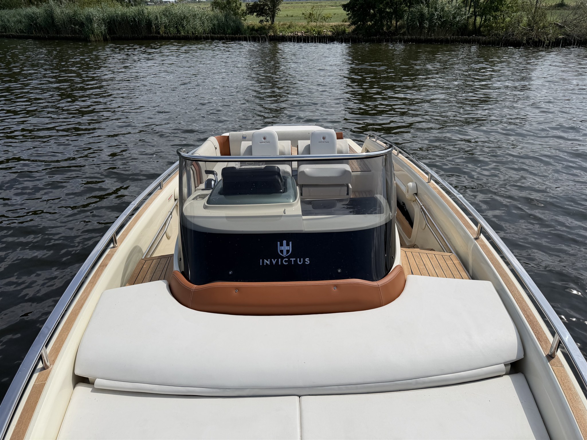 foto: 22 Invictus GT 280