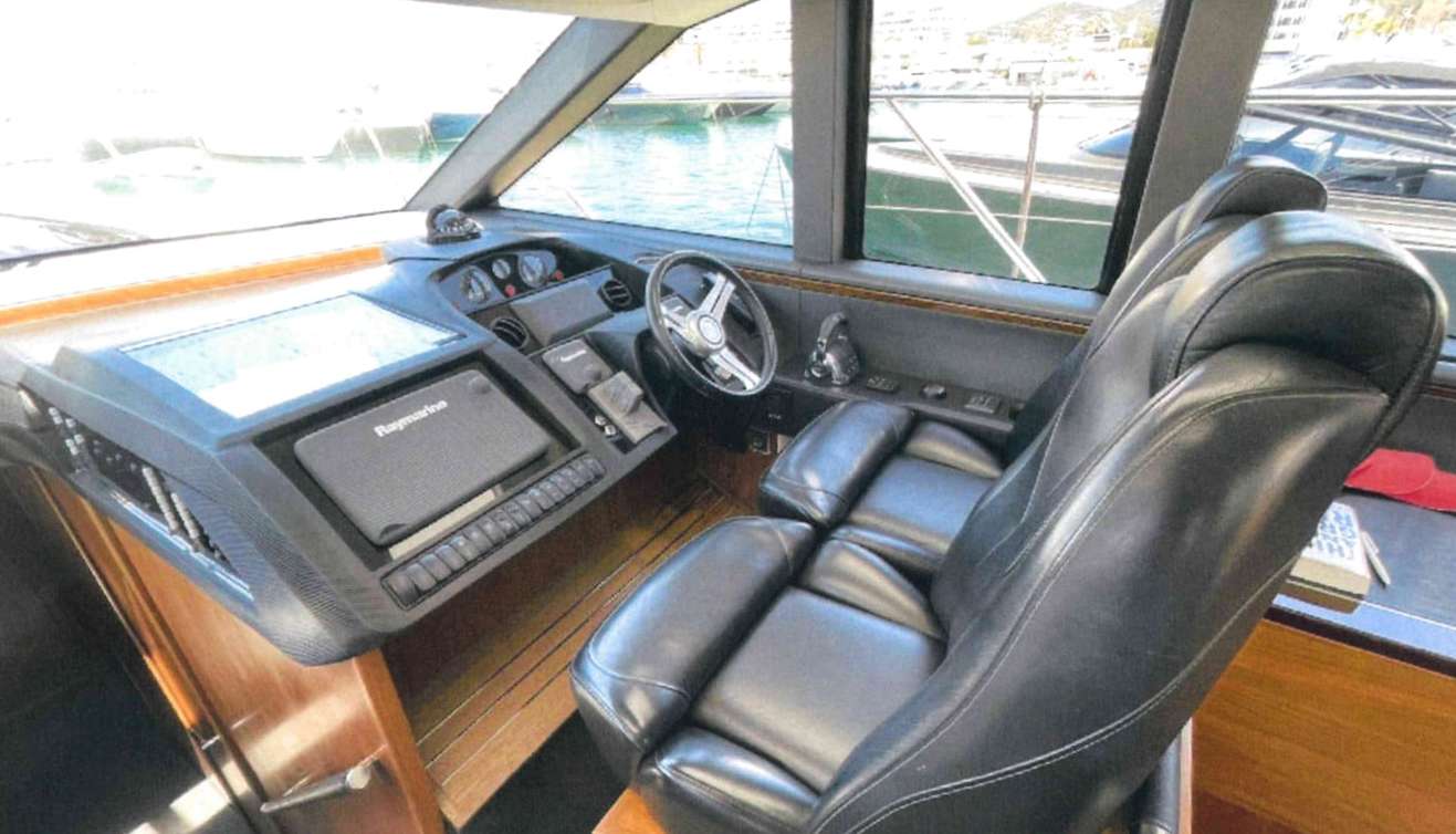 foto: 12 Princess V 57 HT