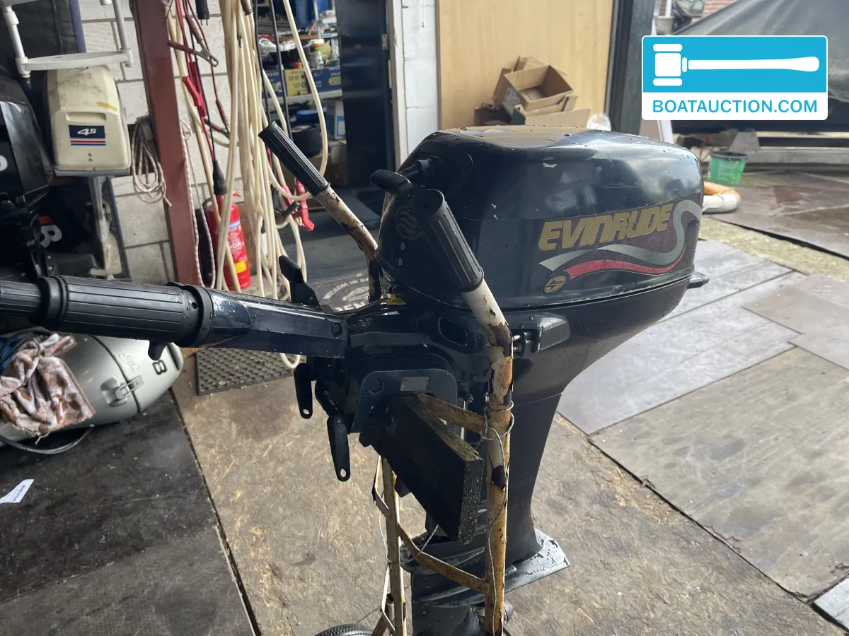 foto: 10 Evinrude buitenboordmotor
