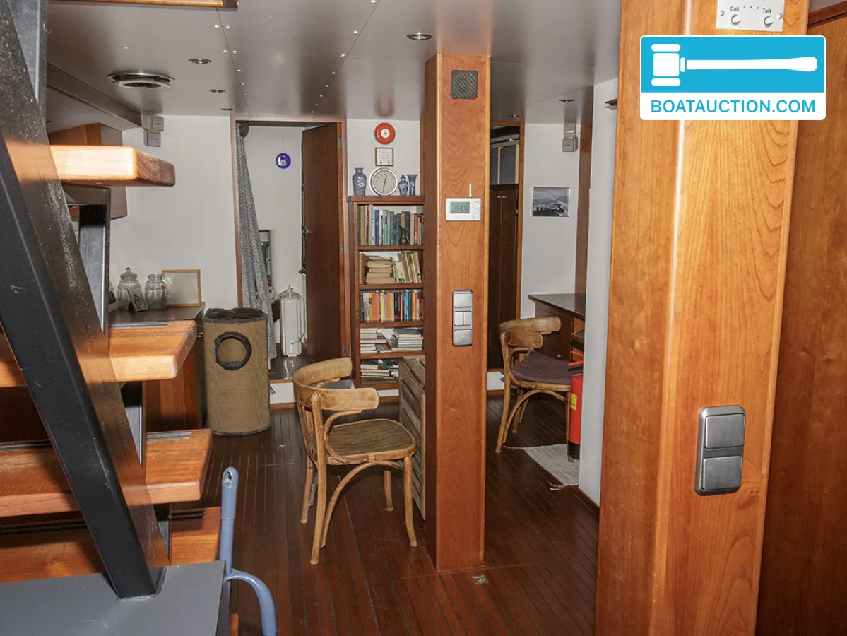 foto: 50 Bateau de patrouille 2300
