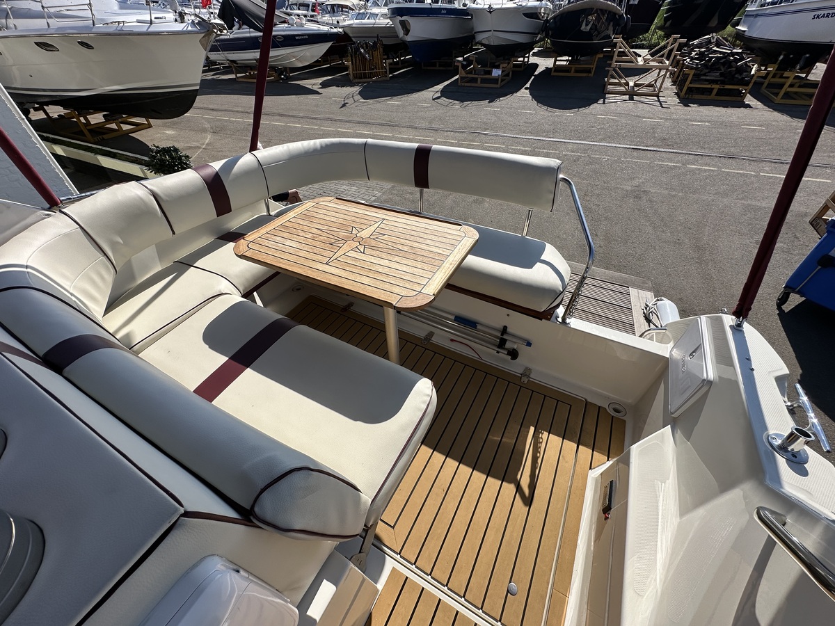 foto: 15 Maxum 2300