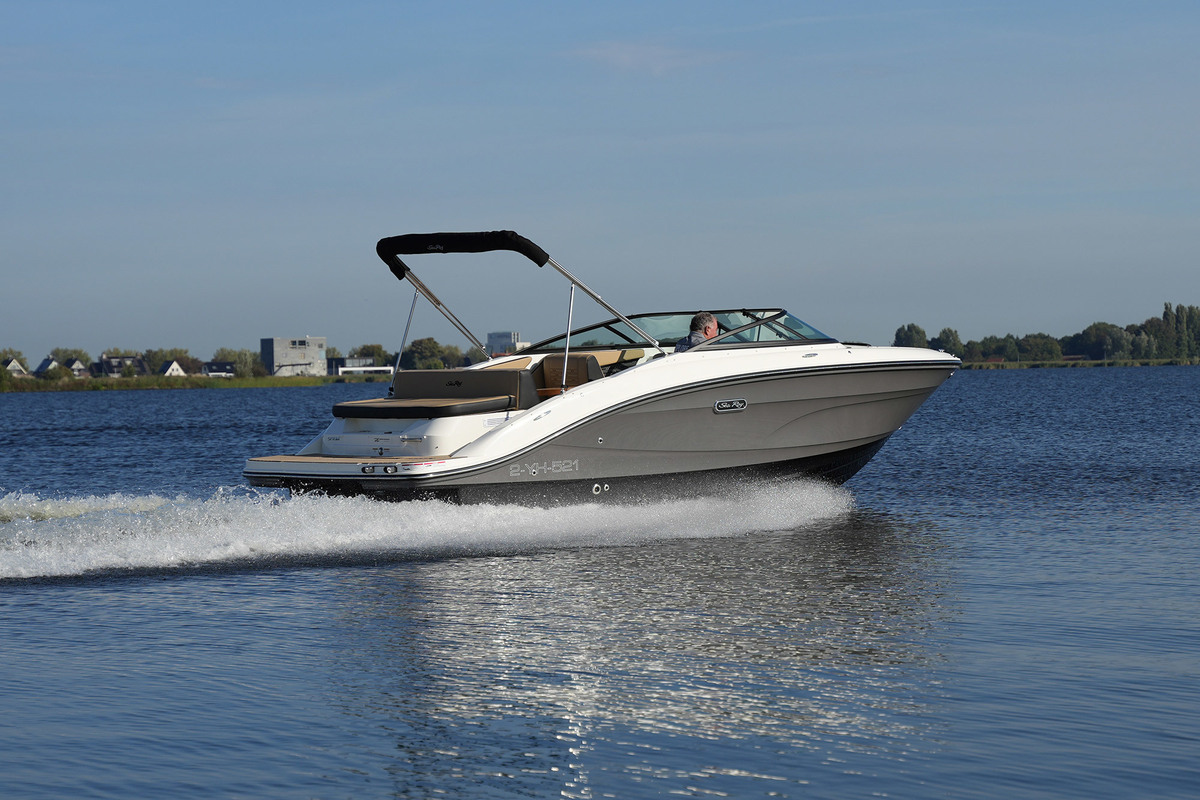 foto: 34 Sea Ray SPX 210