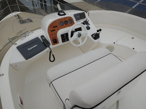 foto: 22 Sealine F 37