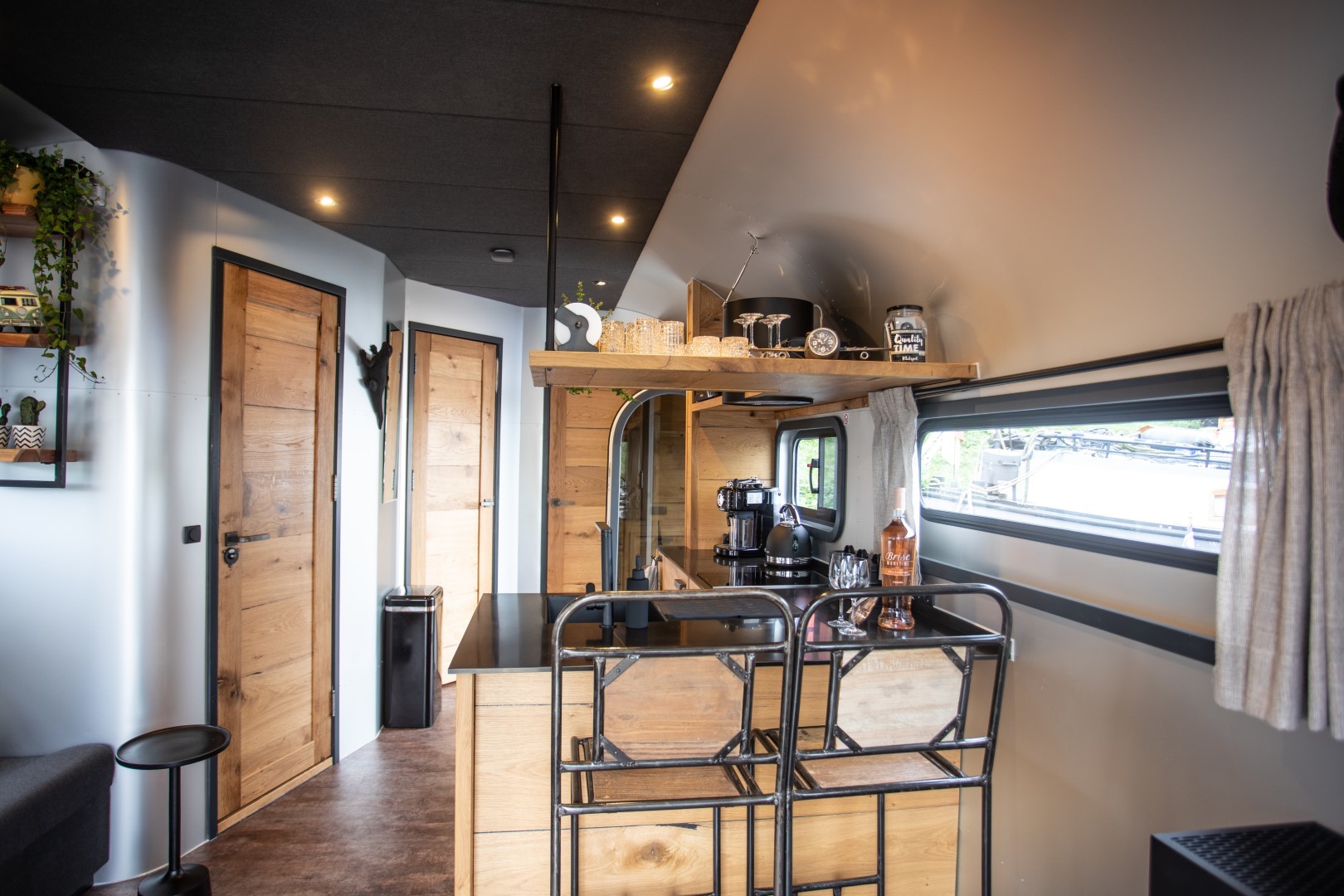 foto: 14 The Coon 1000 Houseboat