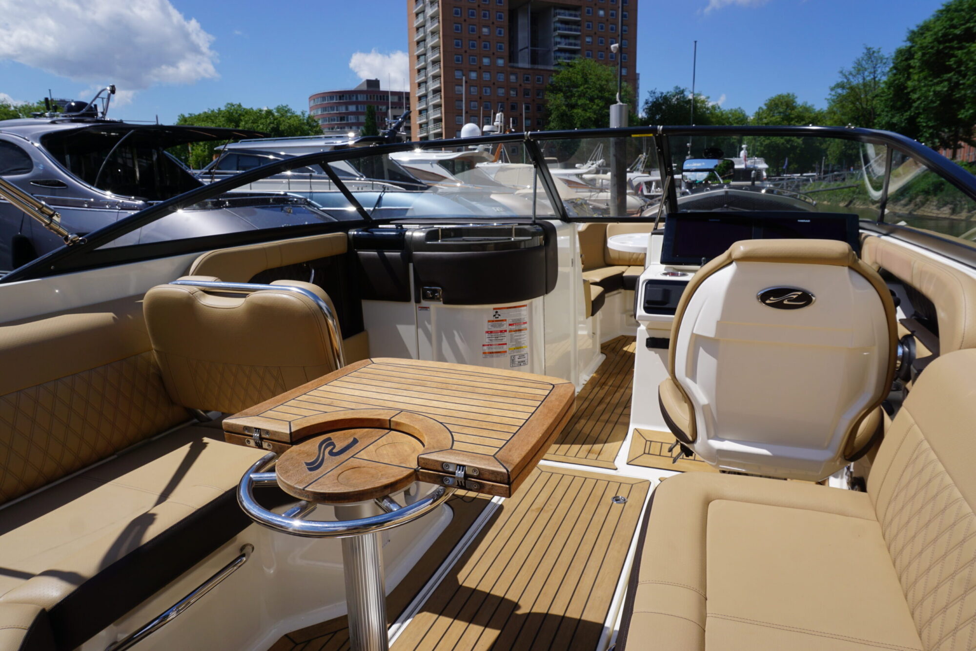 foto: 36 Sea Ray Sea Ray 250 SLX