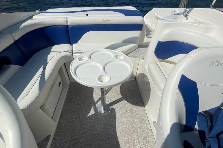 foto: 4 Rinker 232 Captiva Cuddy