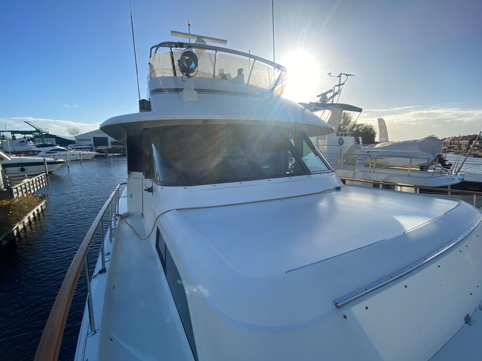 foto: 29 Hatteras 70 Fly ( Varend Woonschip )