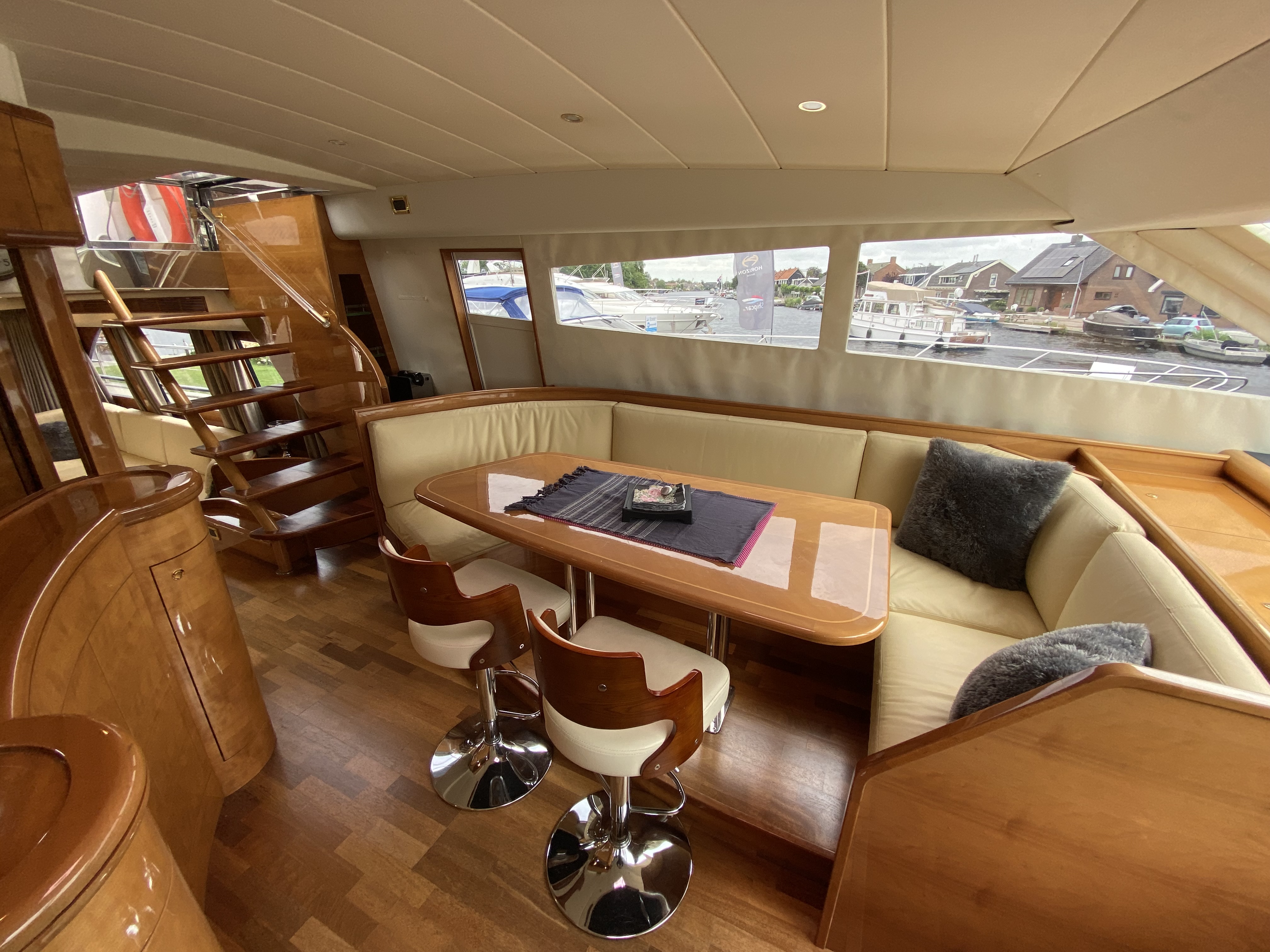 foto: 23 Guy Couach 2200